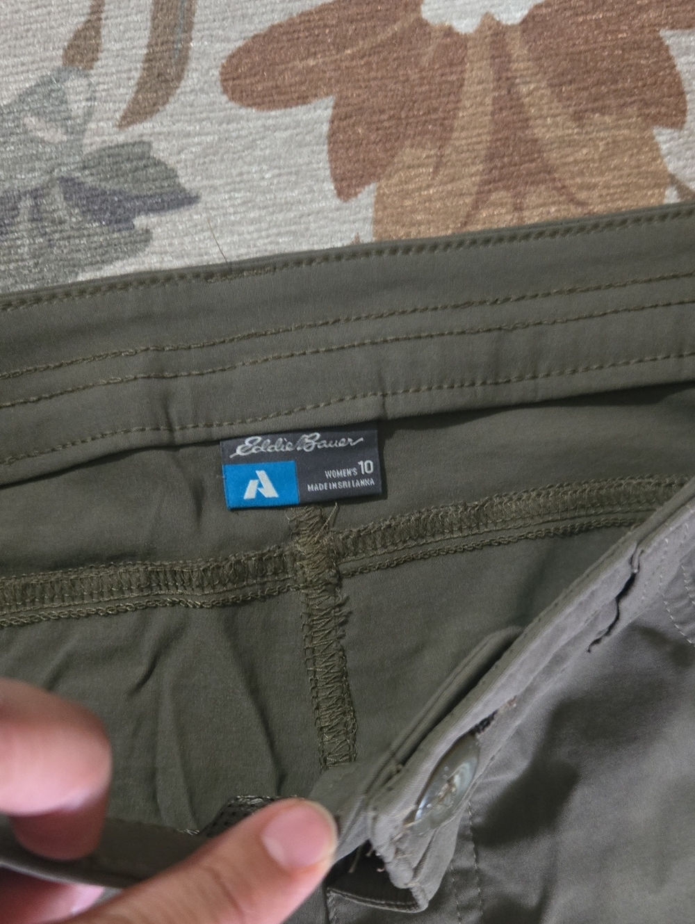 Womens Eddie Bauer First Ascent Cargo Pants Size 10 Okive Green - Picture 5 of 8
